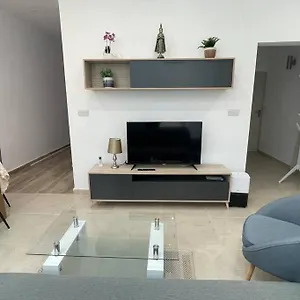  Appartamento New Two Bedroom Flat Kamila On A Dwell